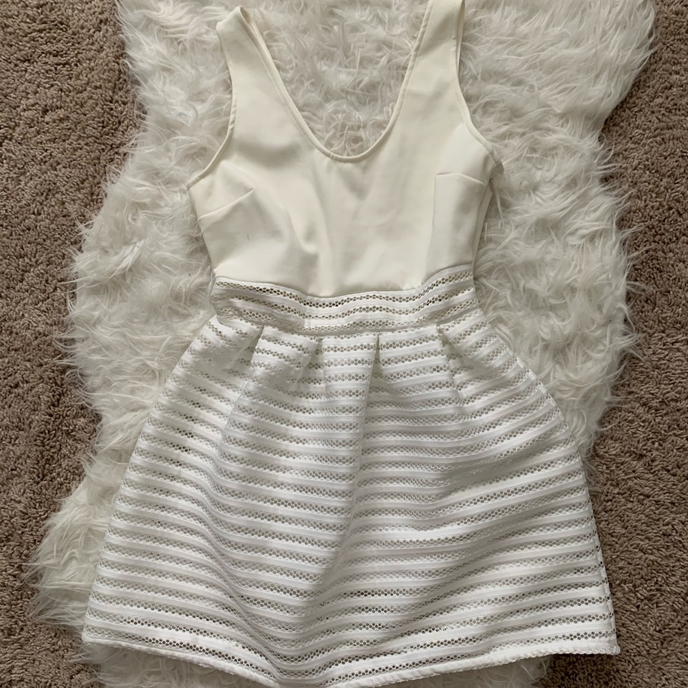 - SAVE White Summer dress size S